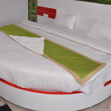 Hotel Blue Bell Raiwala Bagian luar foto